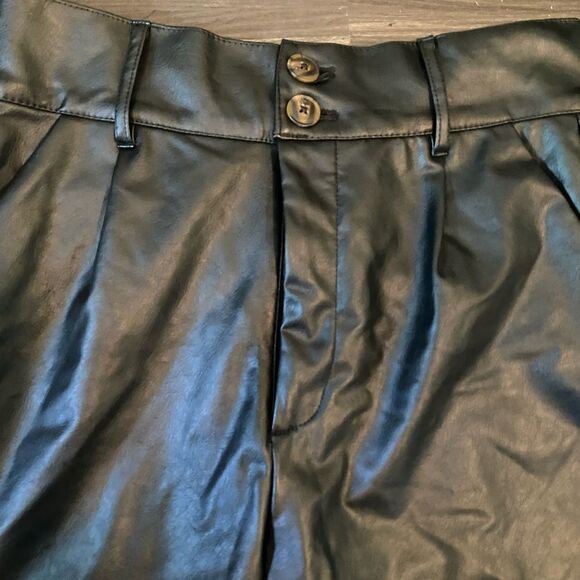 BBJ | Faux Leather Pant | Size Medium - Picture 2 of 7